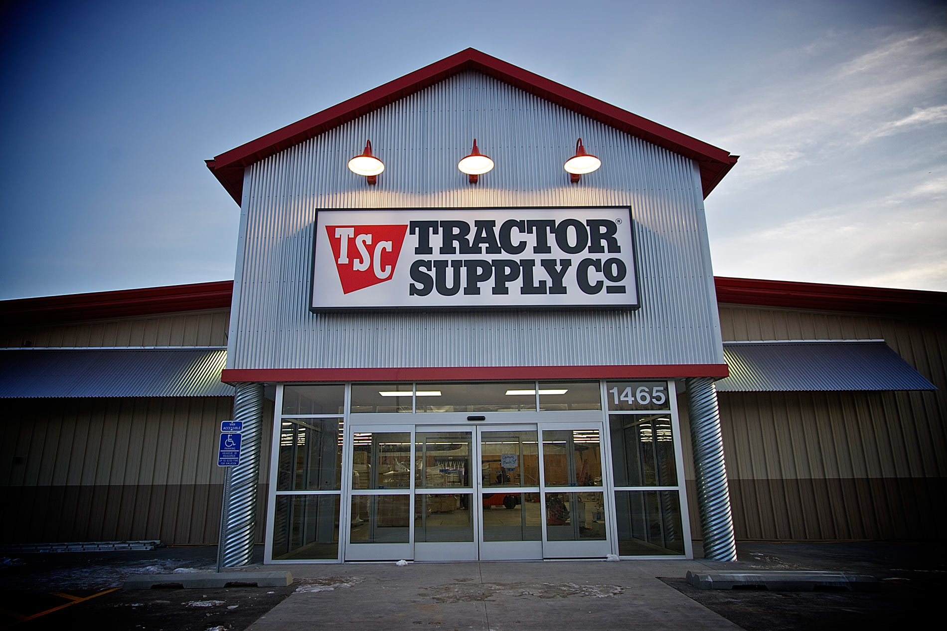 tractor-supply-1