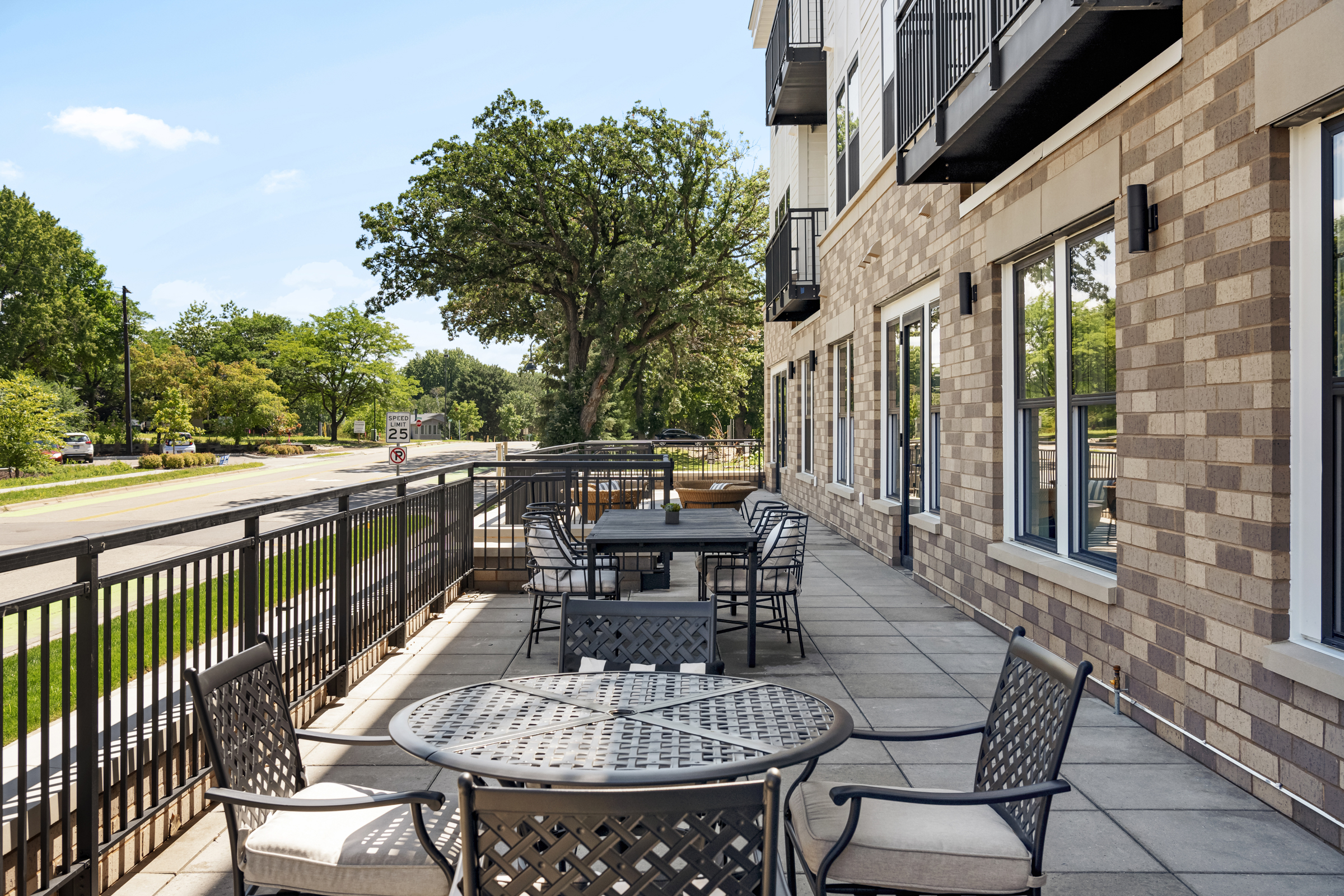 Abdo Markethouse | View 44 Apartments – 4425 Valley View Rd, Edina, MN 55424